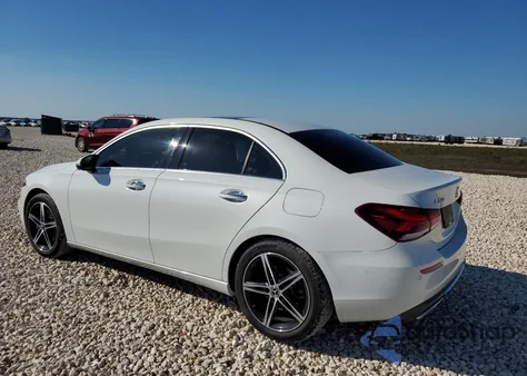 2019 Mercedes-Benz A 220 z USA, uszkodzony, nr VIN WDD3G4EB1KW025182